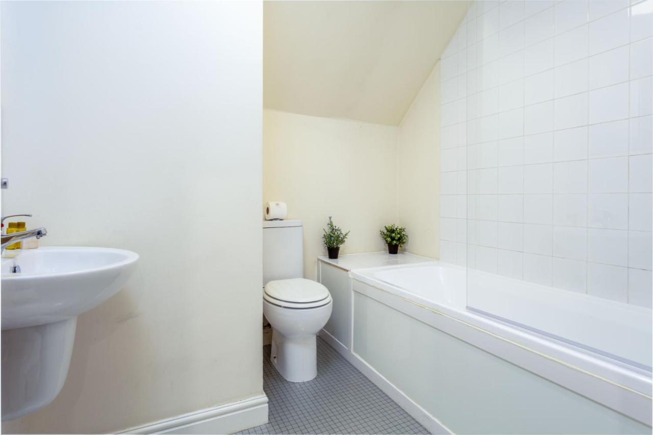 Elliot Suite No9 - Donnini Apartments Ayr Esterno foto